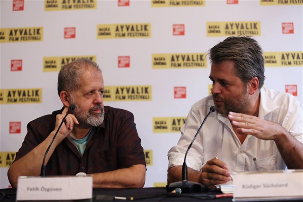 baska-sinema-ayvalik-film-festivali-bir-gunu-daha-geride-birakti-517935-1.